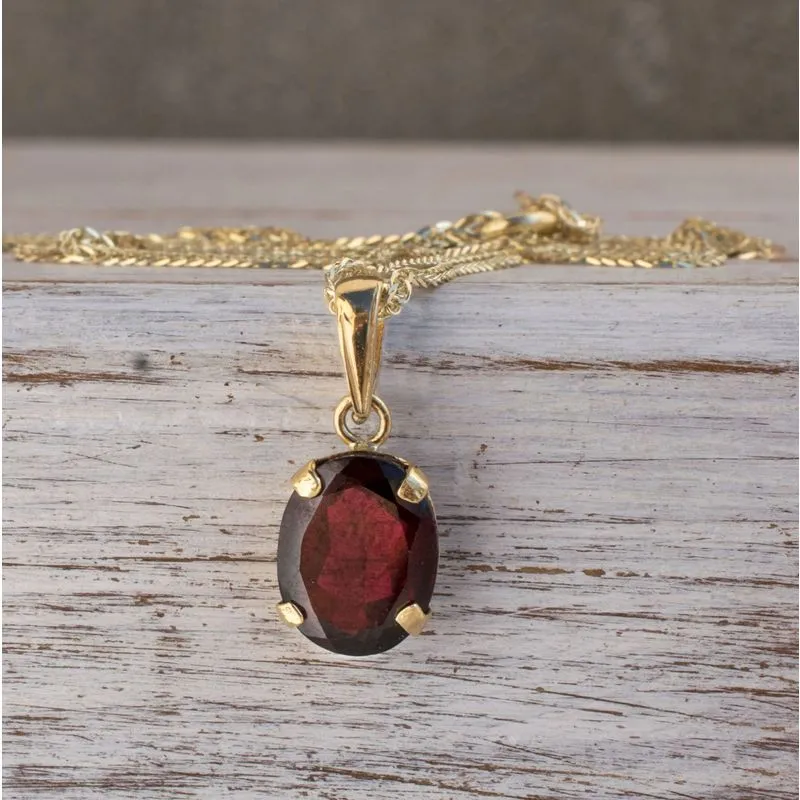 14K Yellow Gold Oval Red Garnet 8X10mm Pendant