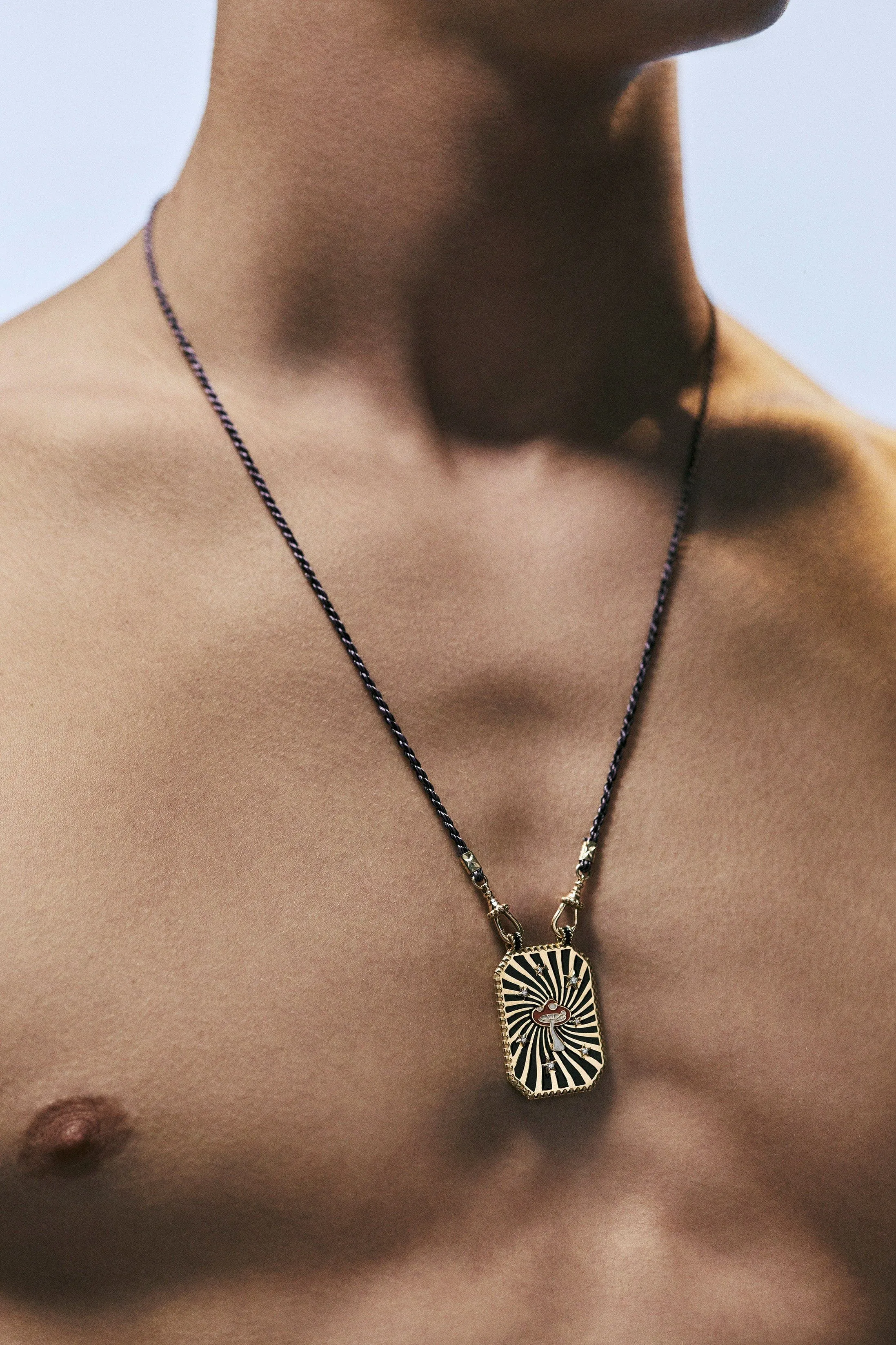 Black mushroom Scapular on Silky Link