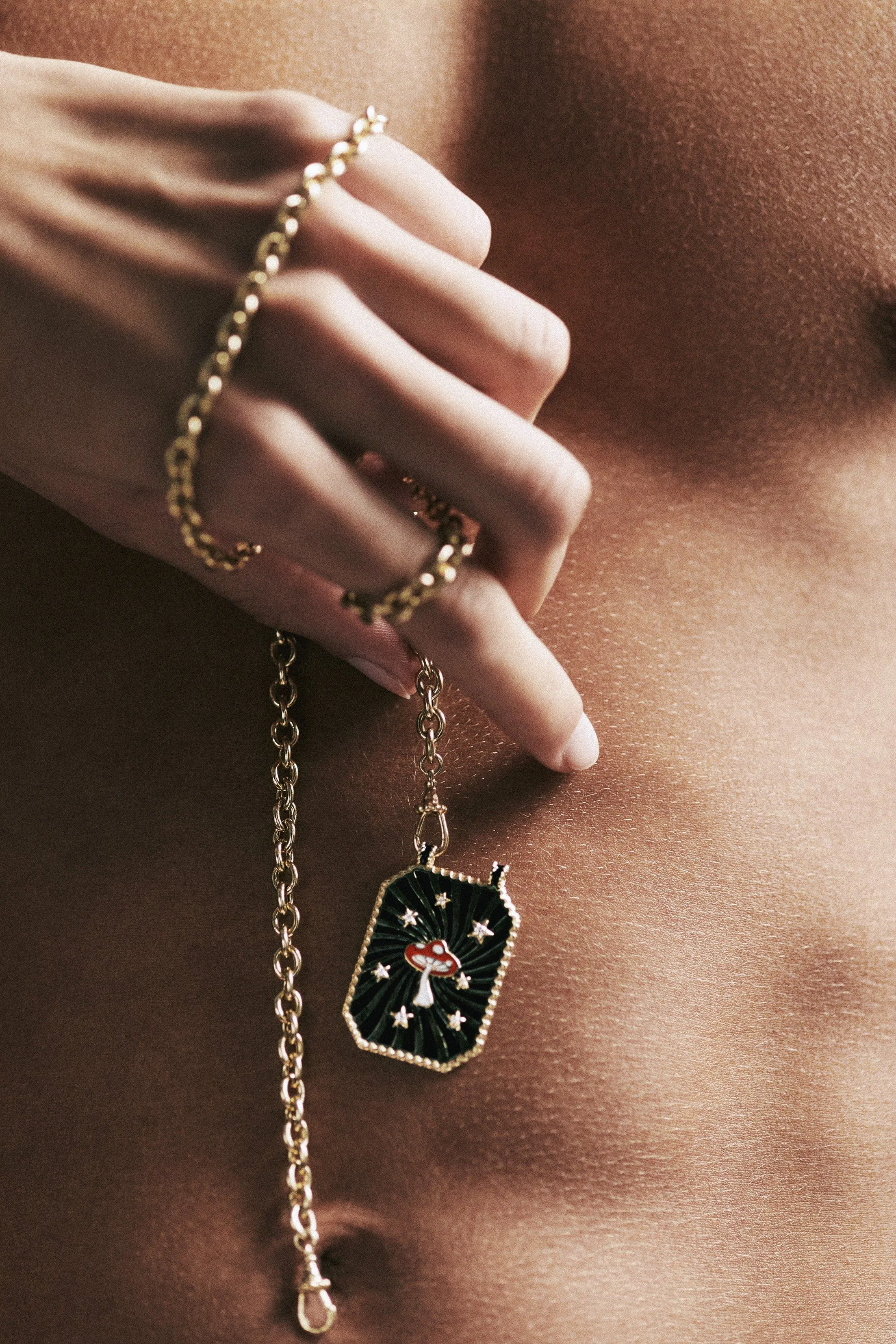 Black mushroom Scapular on Silky Link