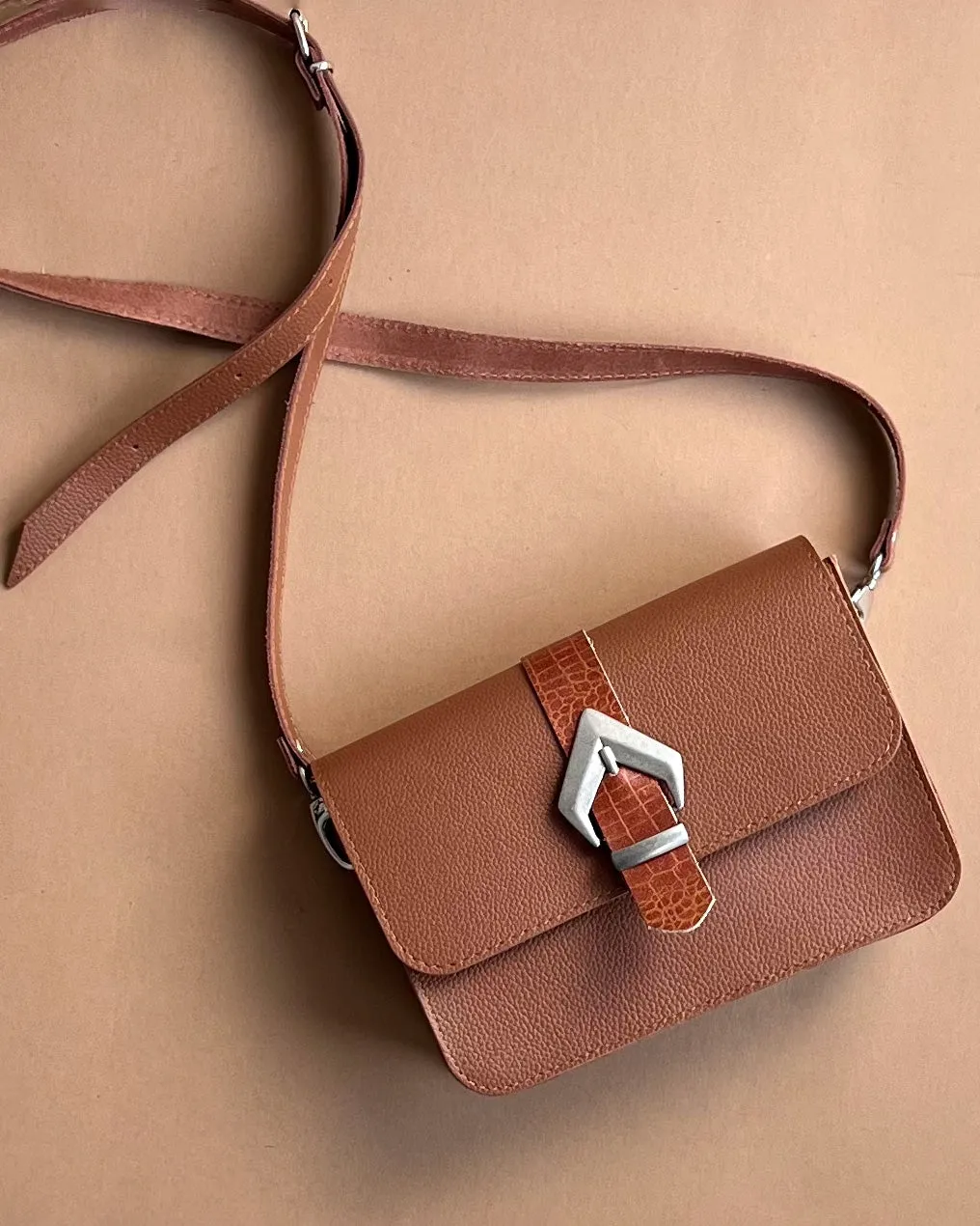 Corfu Brown Leather Buckle Purse