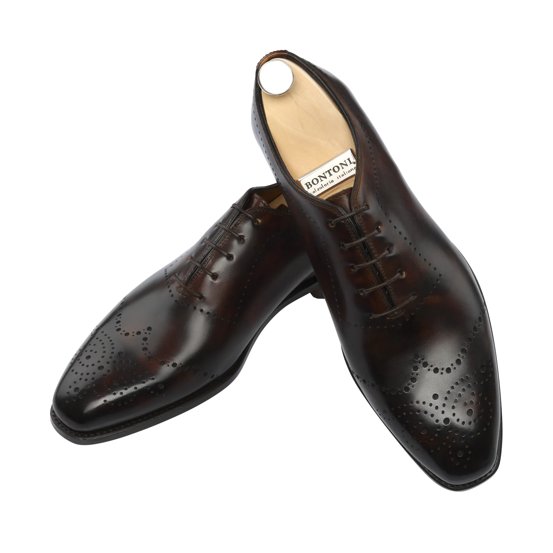"Brera III" Five-Eyelet Wholecut Balmoral with Perforated Details and Medallion
