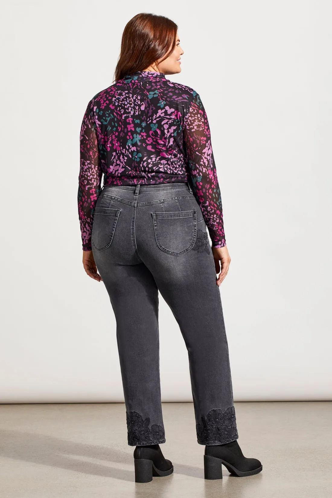 SOPHIA CURVY EMBROIDERED STRAIGHT LEG JEANS-Fadedblack
