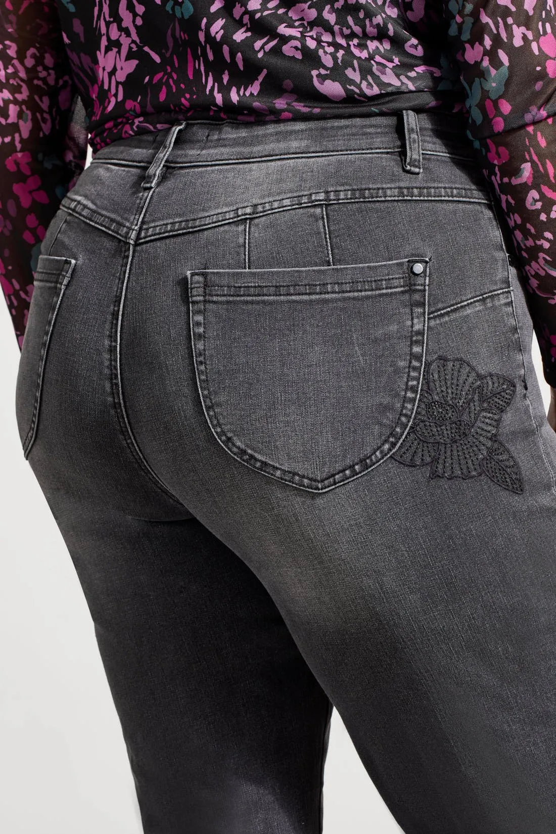 SOPHIA CURVY EMBROIDERED STRAIGHT LEG JEANS-Fadedblack